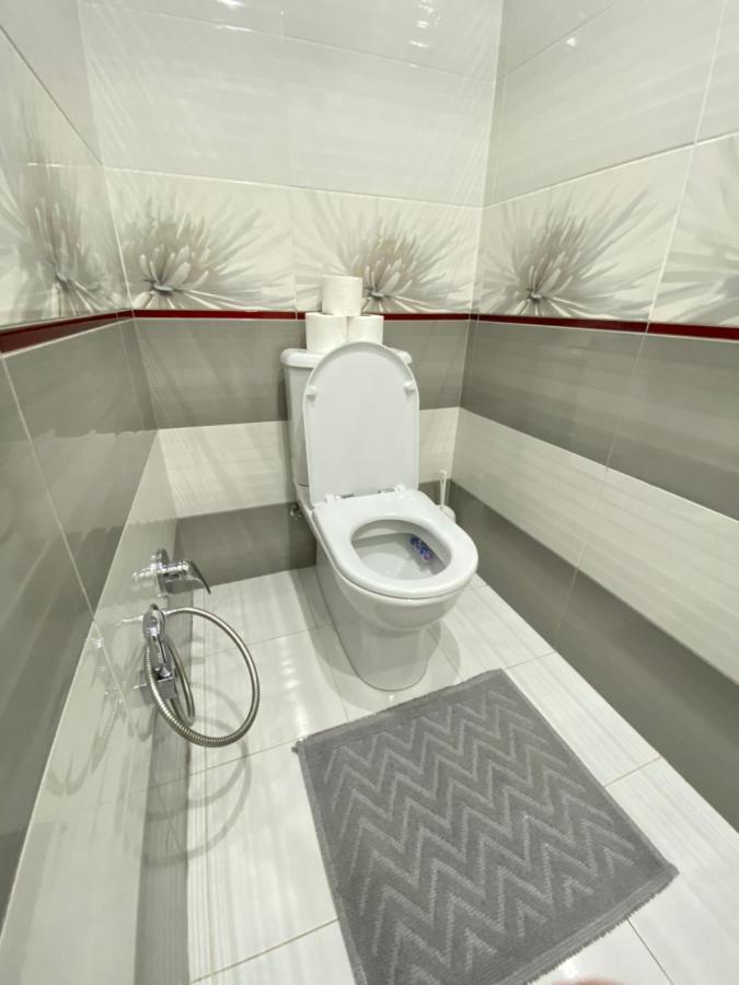 Two Bedroom Large Apartment In คีชีเนา ภายนอก รูปภาพ