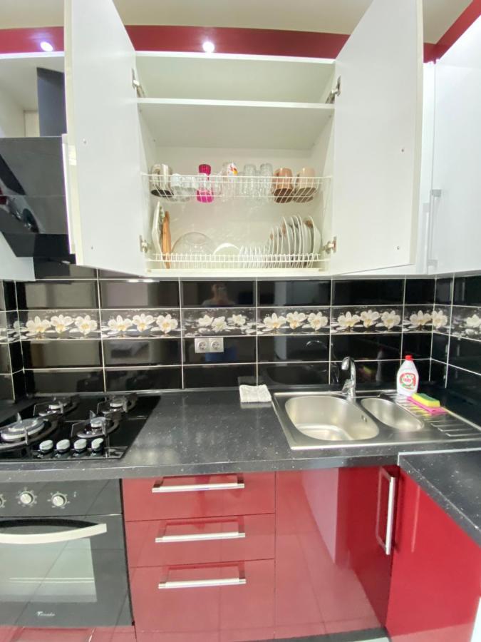 Two Bedroom Large Apartment In คีชีเนา ภายนอก รูปภาพ