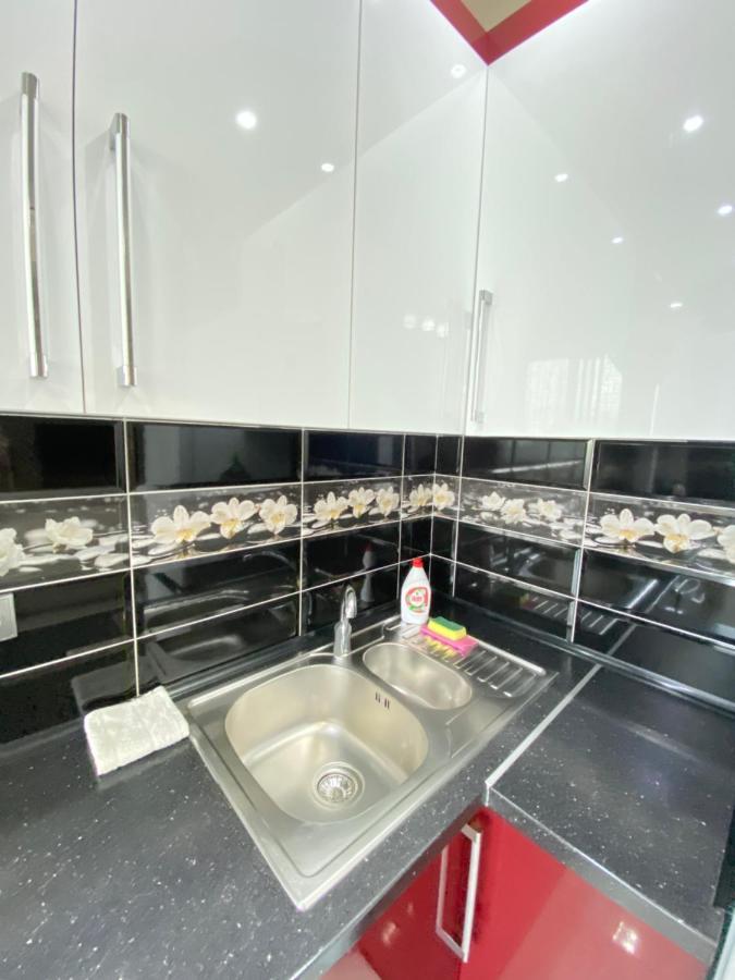 Two Bedroom Large Apartment In คีชีเนา ภายนอก รูปภาพ