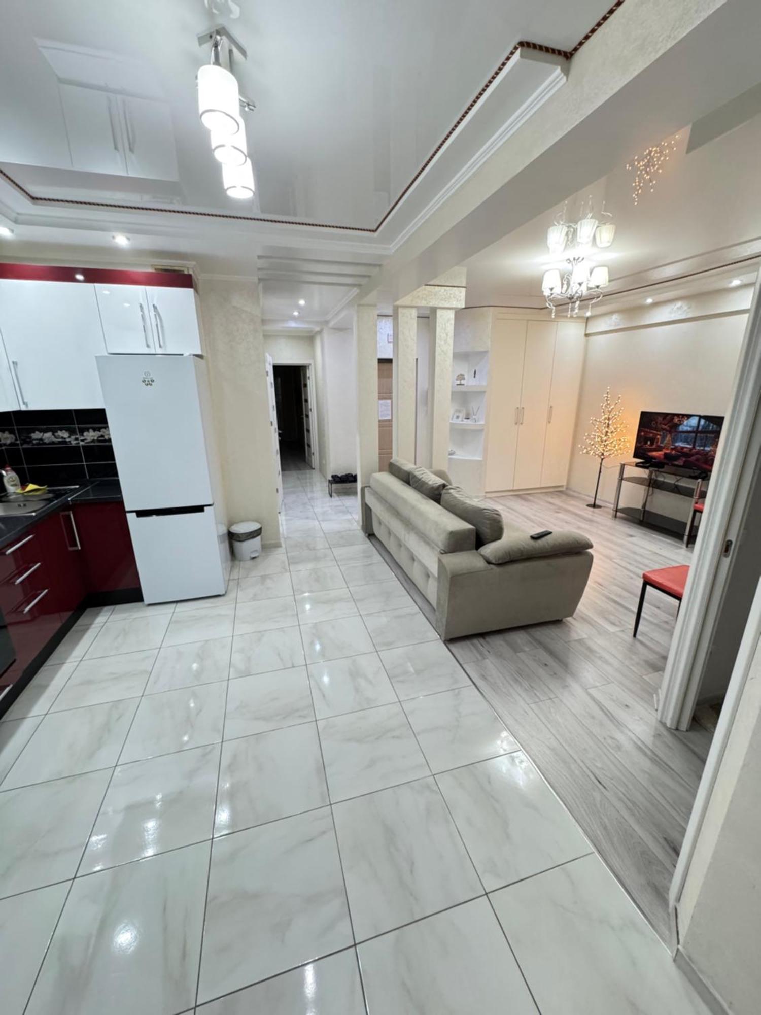 Two Bedroom Large Apartment In คีชีเนา ภายนอก รูปภาพ